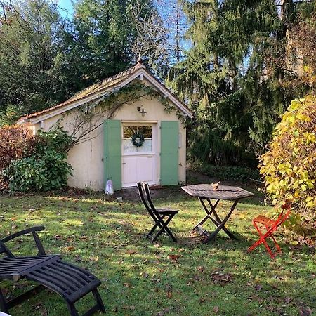 Maisonnette En Clairiere De Foret Gambais 外观 照片