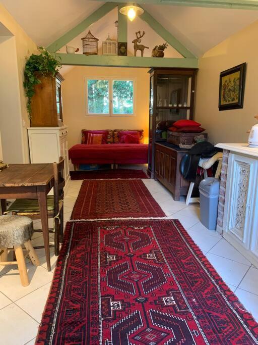 Maisonnette En Clairiere De Foret Gambais 外观 照片